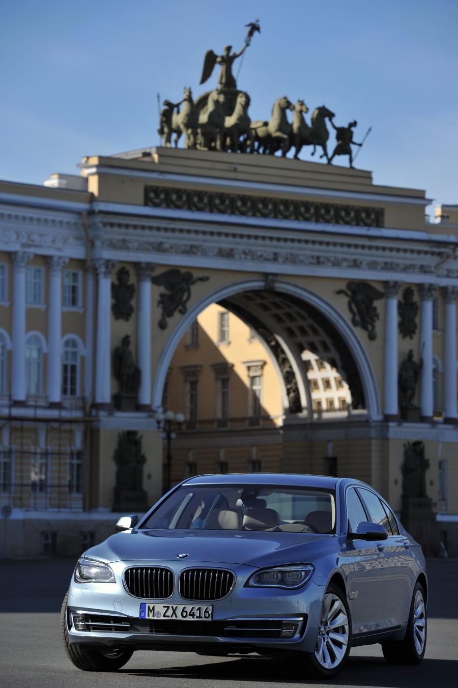  BMW ActiveHybrid 7 2013 года  (фото 33 из 36)
